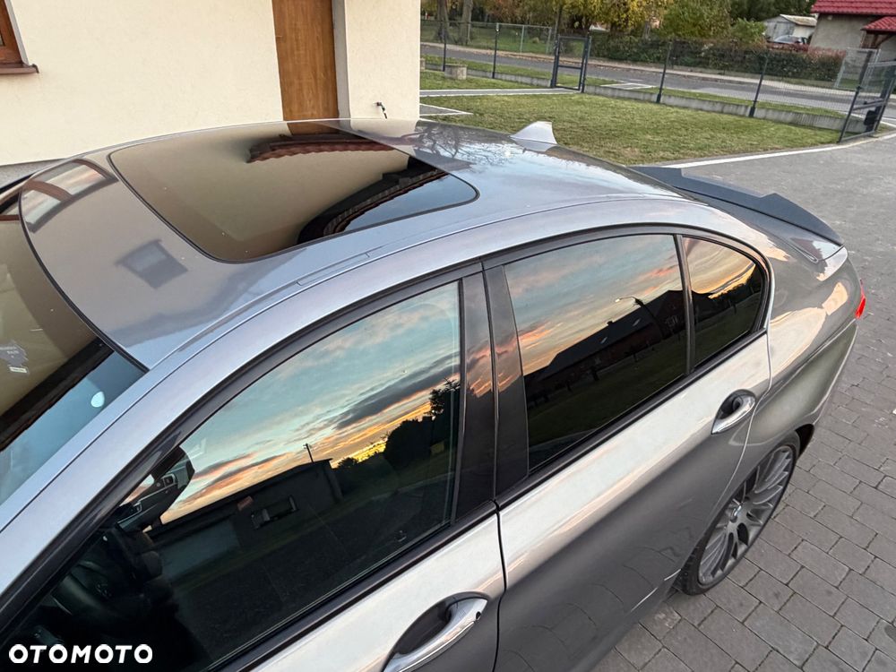 BMW Seria 5 535i - 8