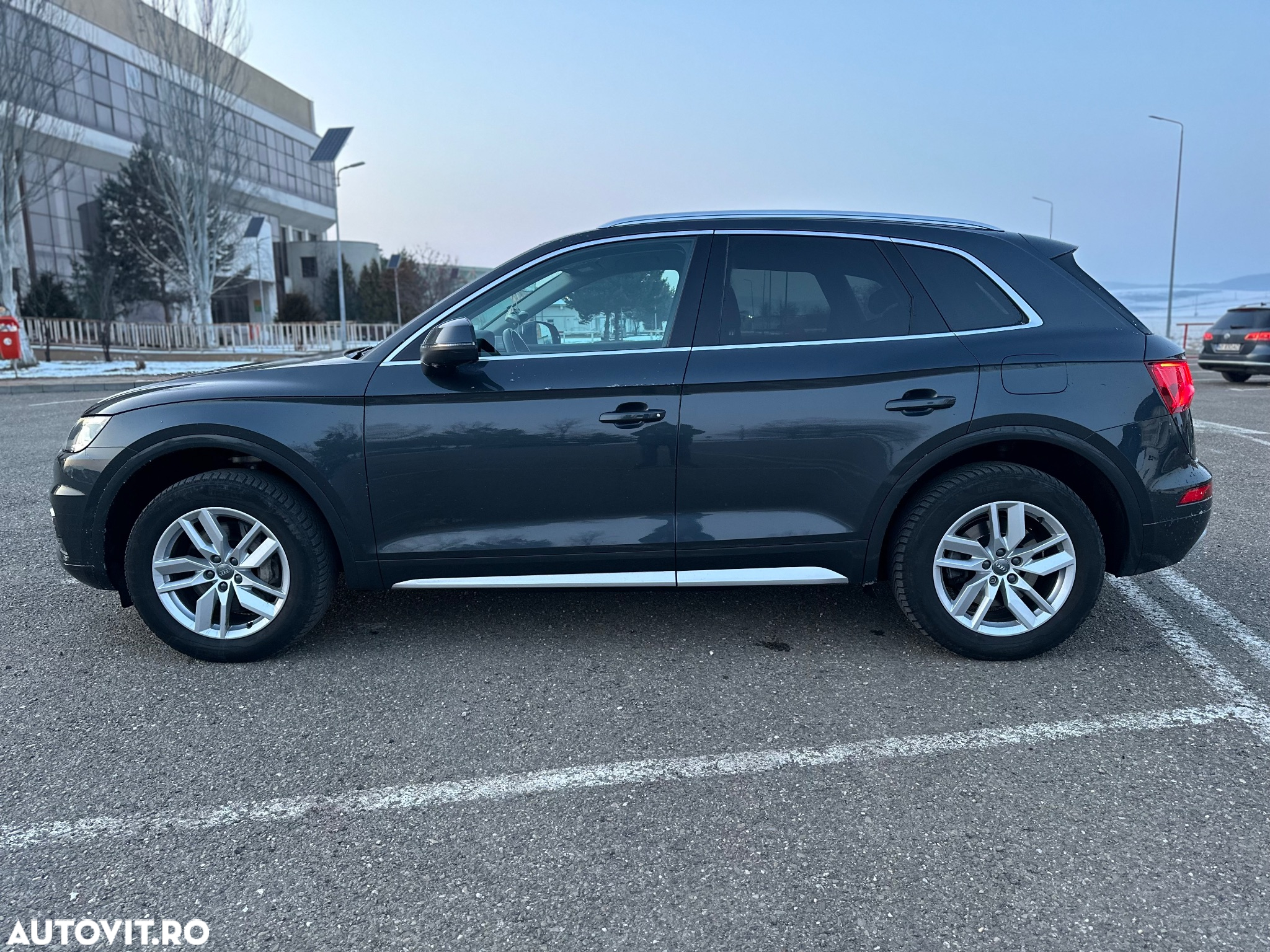 Audi Q5 50 TFSI e quattro S tronic sport - 4