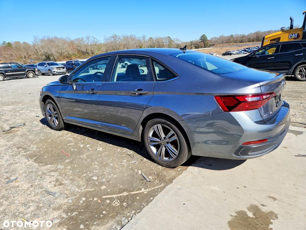 Volkswagen Jetta - 3