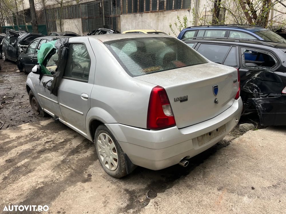 Dezmembrez Dacia Logan 1 gri argintiu 1,6 16v 2007 77kw 105CP - 4