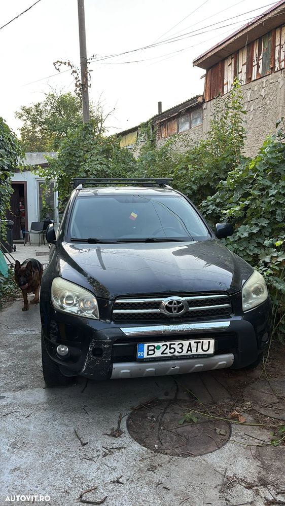 Toyota RAV4 - 1