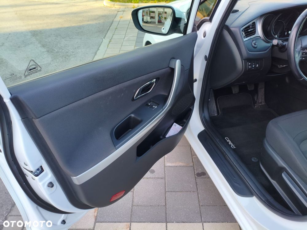 Kia Ceed - 6