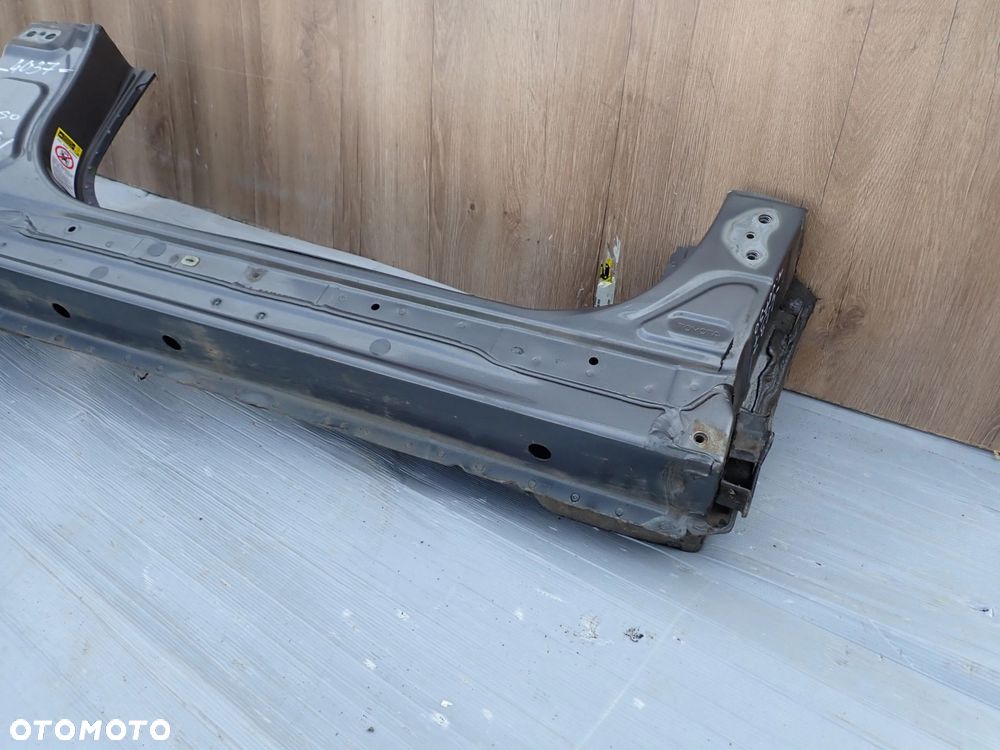 TOYOTA VERSO 09-18 PRÓG PRAWY 1G3 - 8