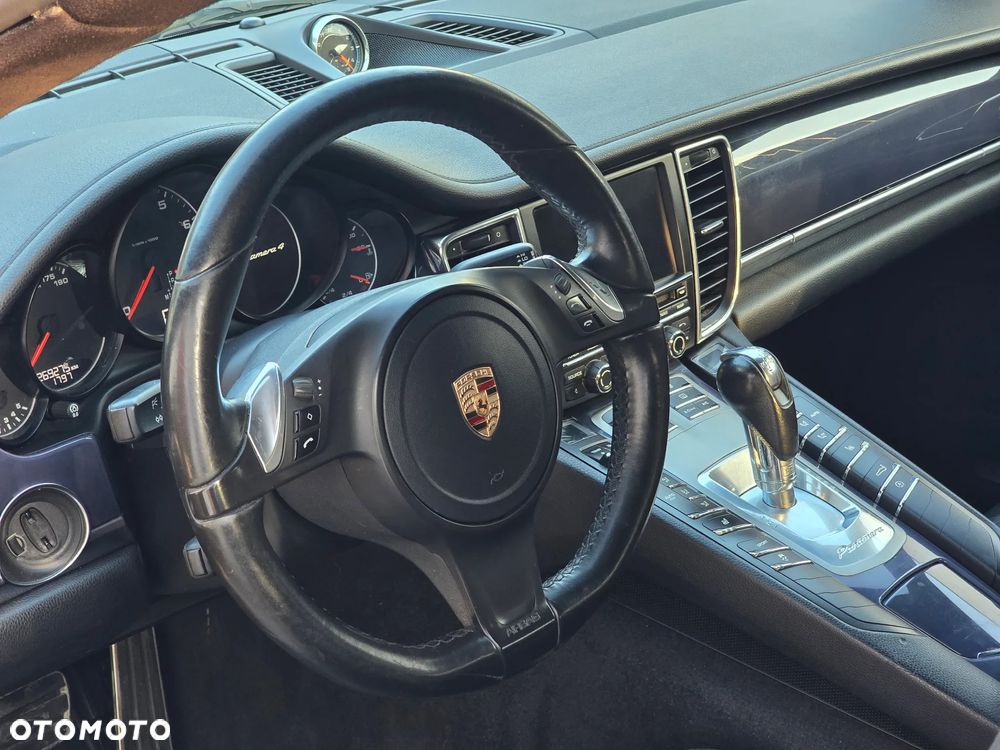 Porsche Panamera 4 PDK Edition - 15