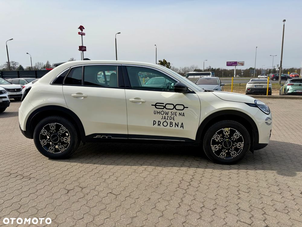 Fiat 600 1.2 Turbo eDCT - 4