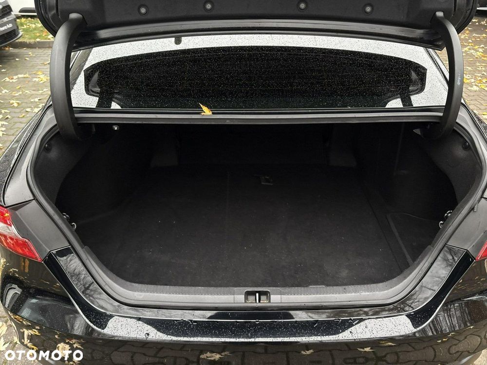 Toyota Camry 2.5 Hybrid Prestige CVT - 18