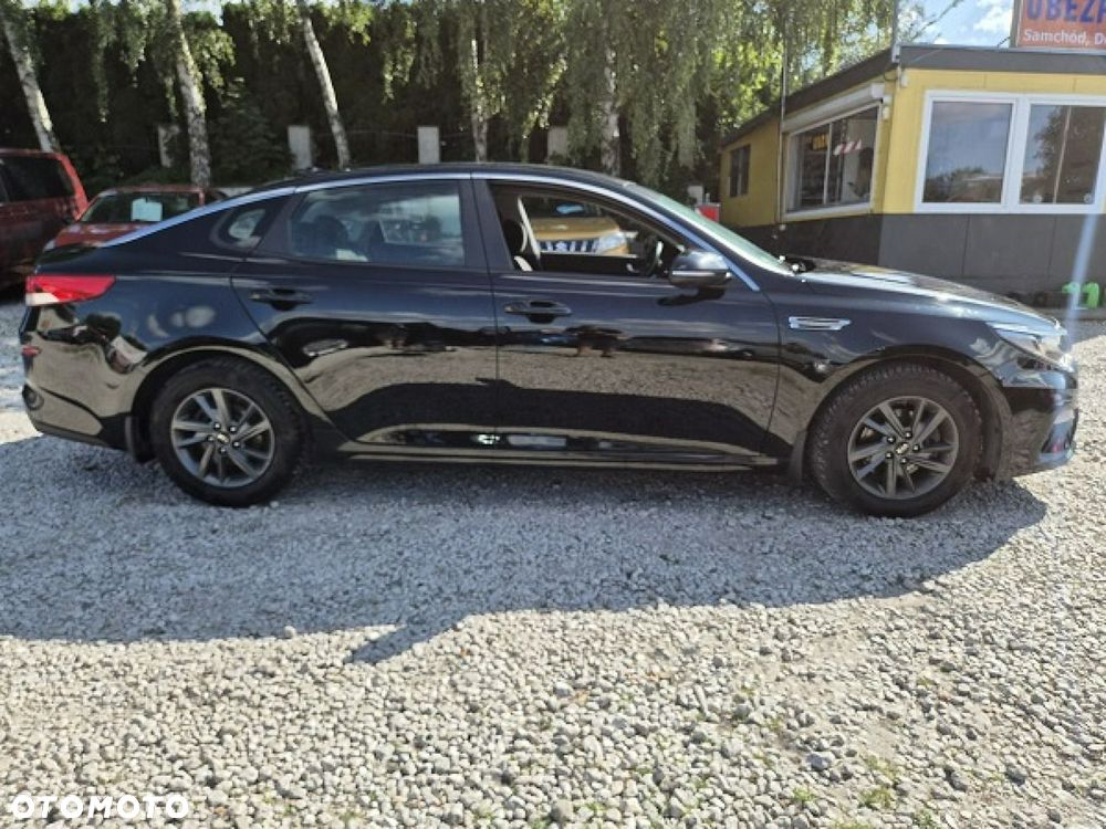 Kia Optima 2.0 L - 16