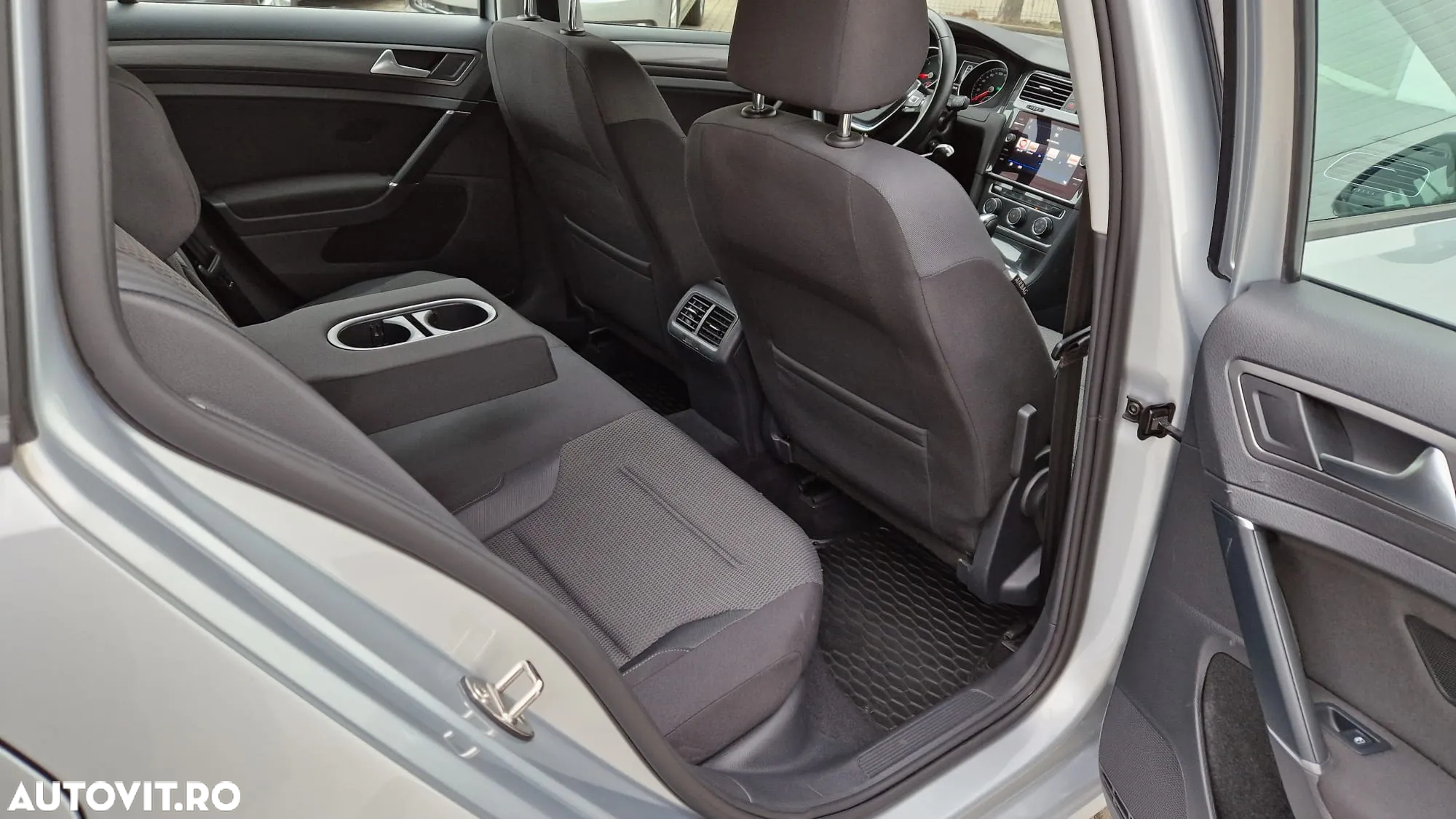 Volkswagen Golf 1.6 TDI DSG Comfortline - 20
