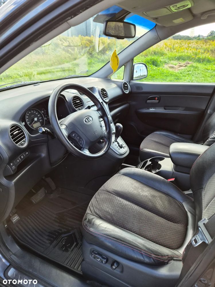 Kia Carens - 14