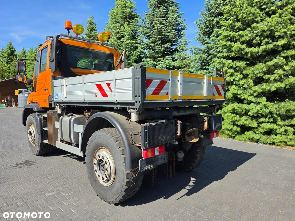 Unimog U527 - 9