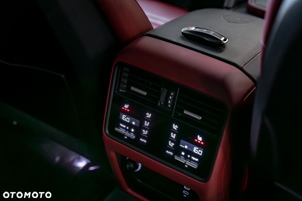 Porsche Cayenne - 11