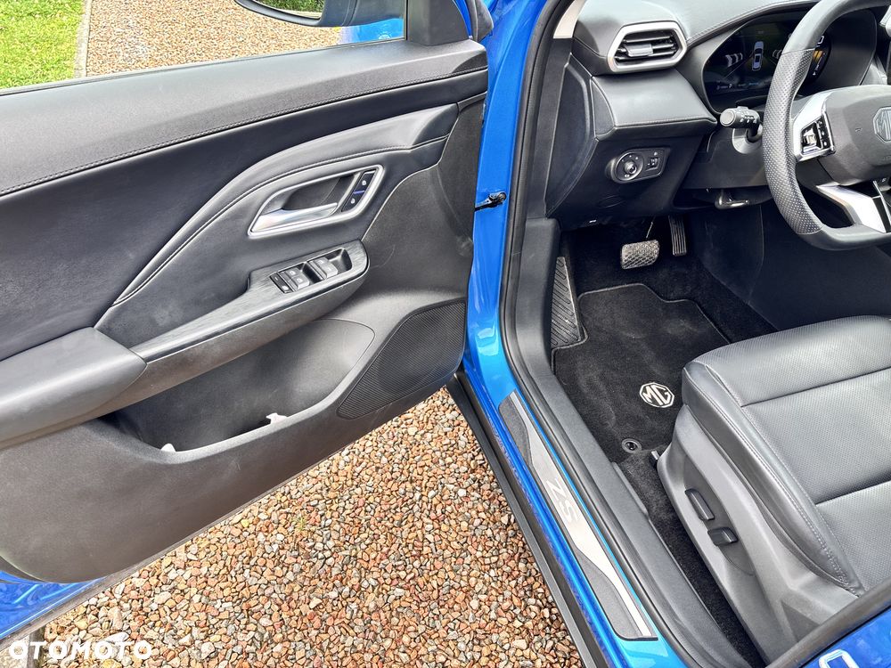 MG ZS 1.5 HEV+ Exclusive - 11