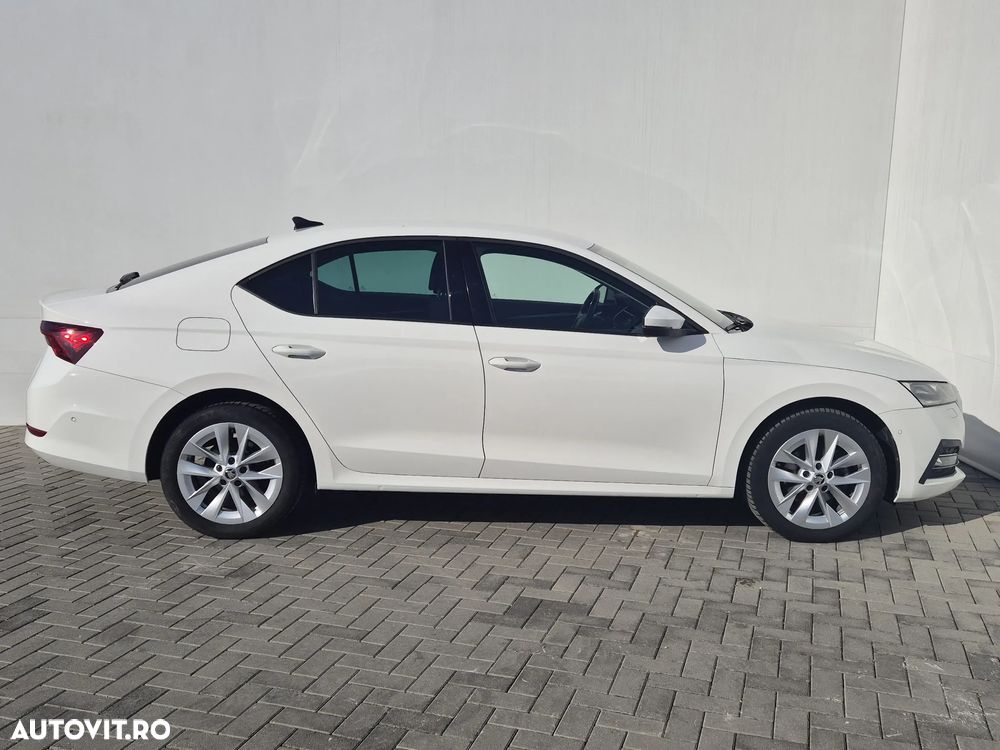 Skoda Octavia 2.0 TDI DSG Style - 6