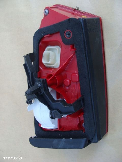 AUDI A6 C7 KOMBI LAMPA PRAWA TYŁ TYLNA LED 4G9945094B - 2