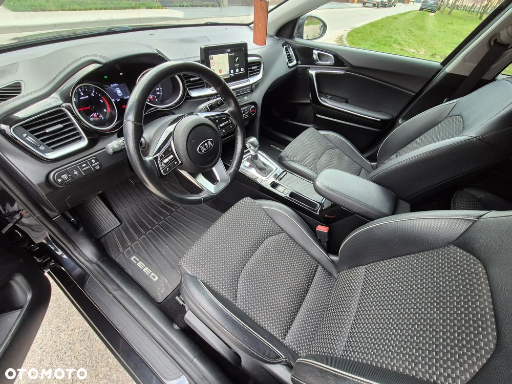 Kia Ceed 1.6 CRDi DCT GT Line - 26