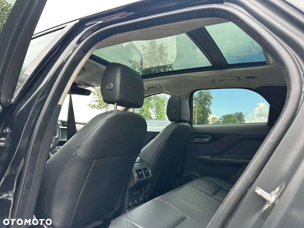 Jaguar F-Pace - 9