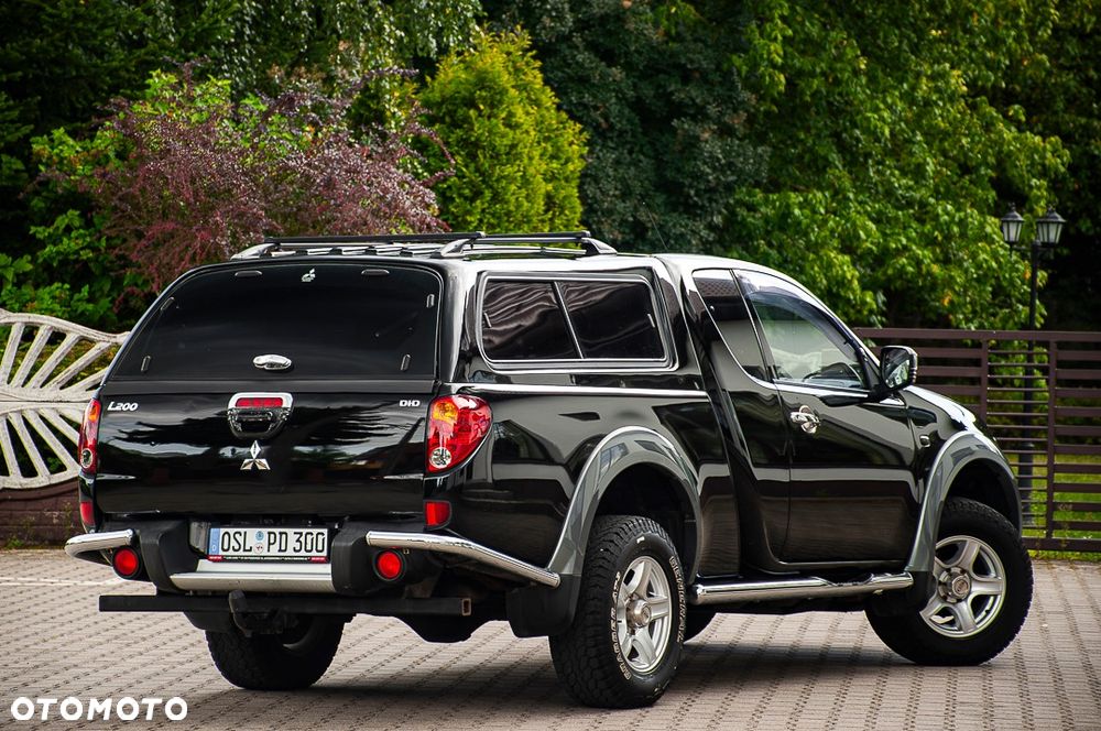 Mitsubishi L200 Pick Up 4x4 Intense Club Cab - 32
