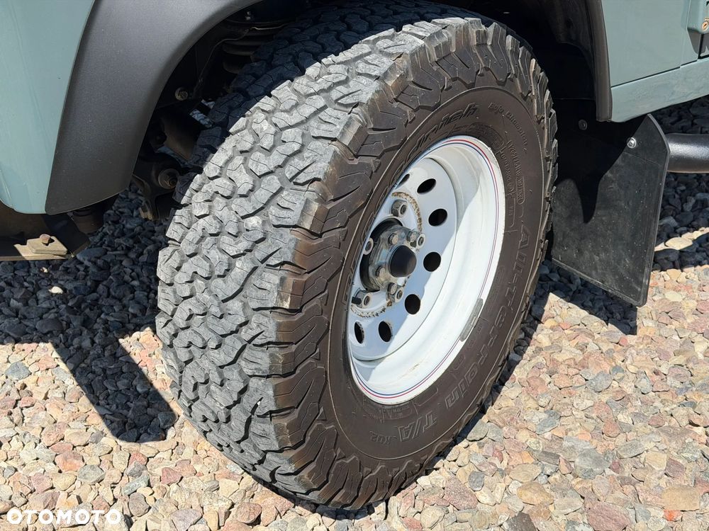 Land Rover Defender 2.4 TD4 S - 8