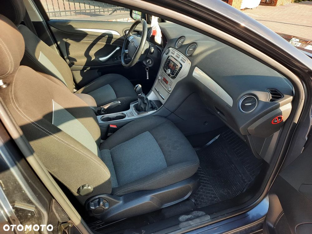 Ford Mondeo 2.0 Champions Edition - 8