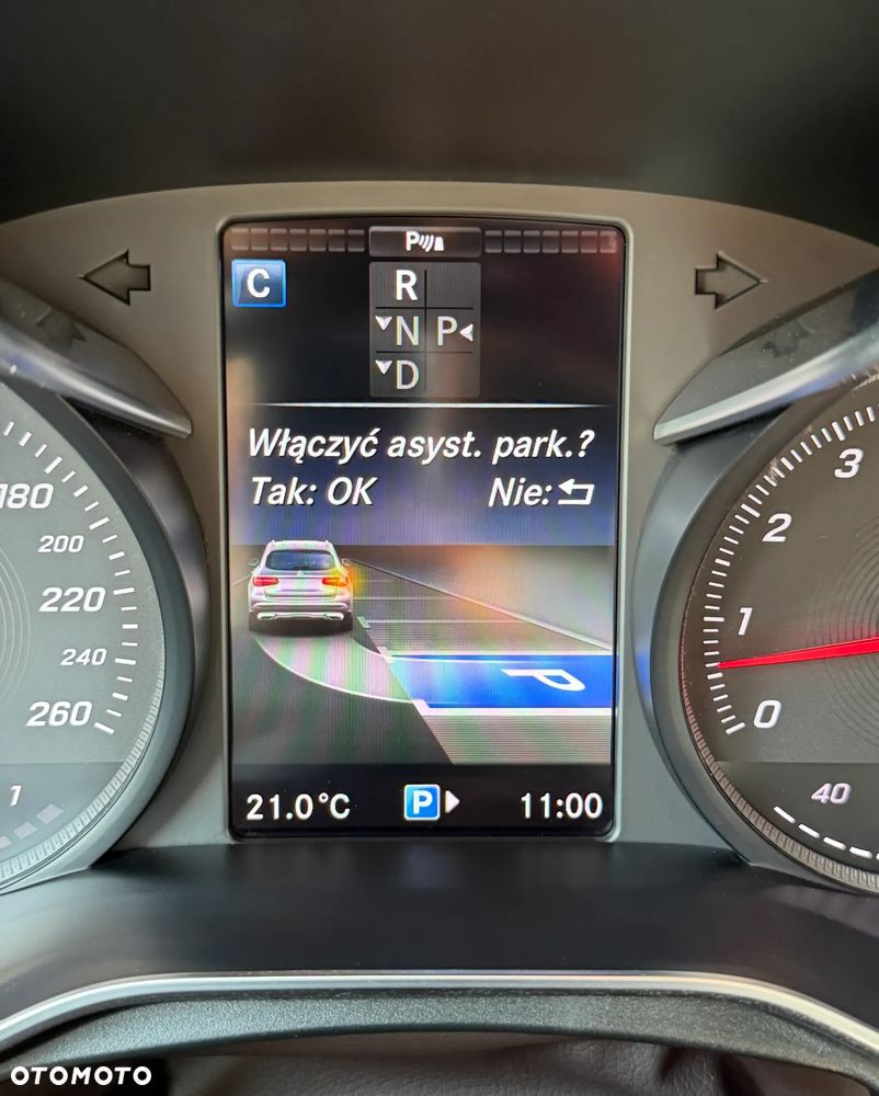 Mercedes-Benz GLC - 32