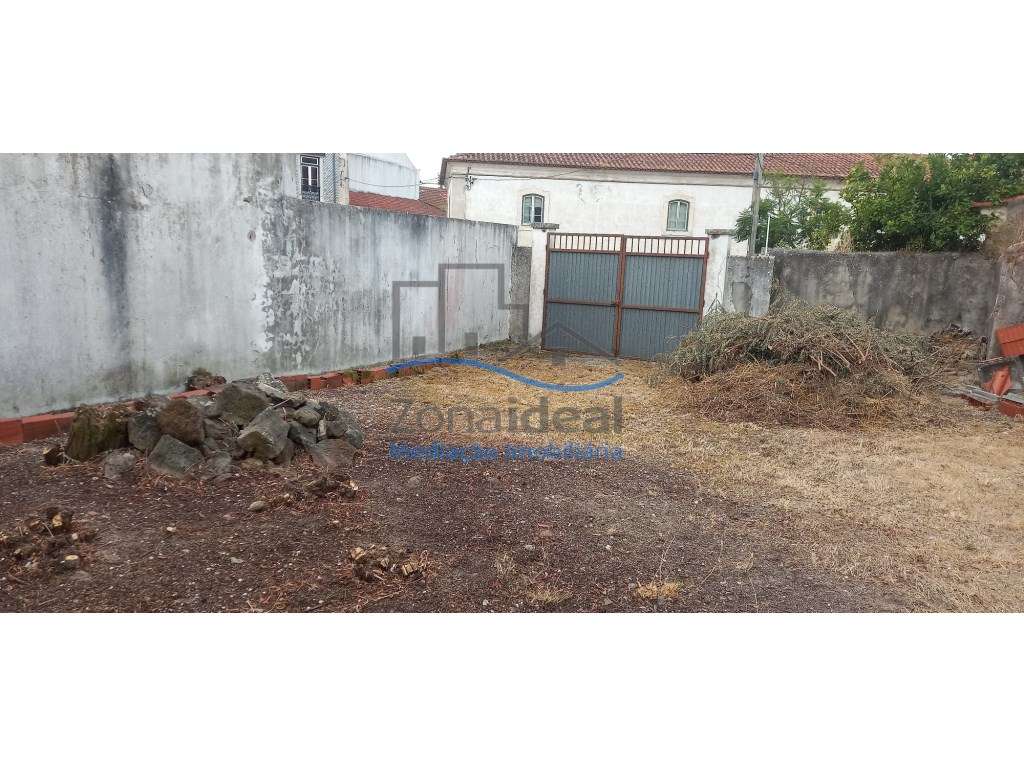 Casa com páteo, localizada no centro de Abrigada - Grande imagem: 3/7