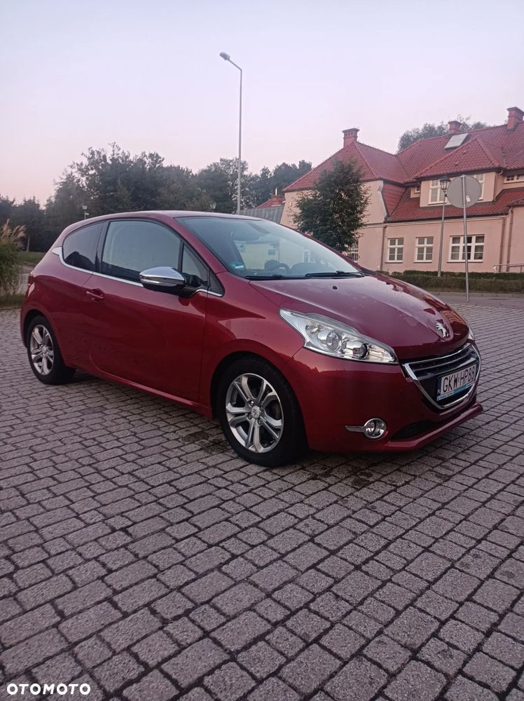 Peugeot 208 120 VTI Allure - 2