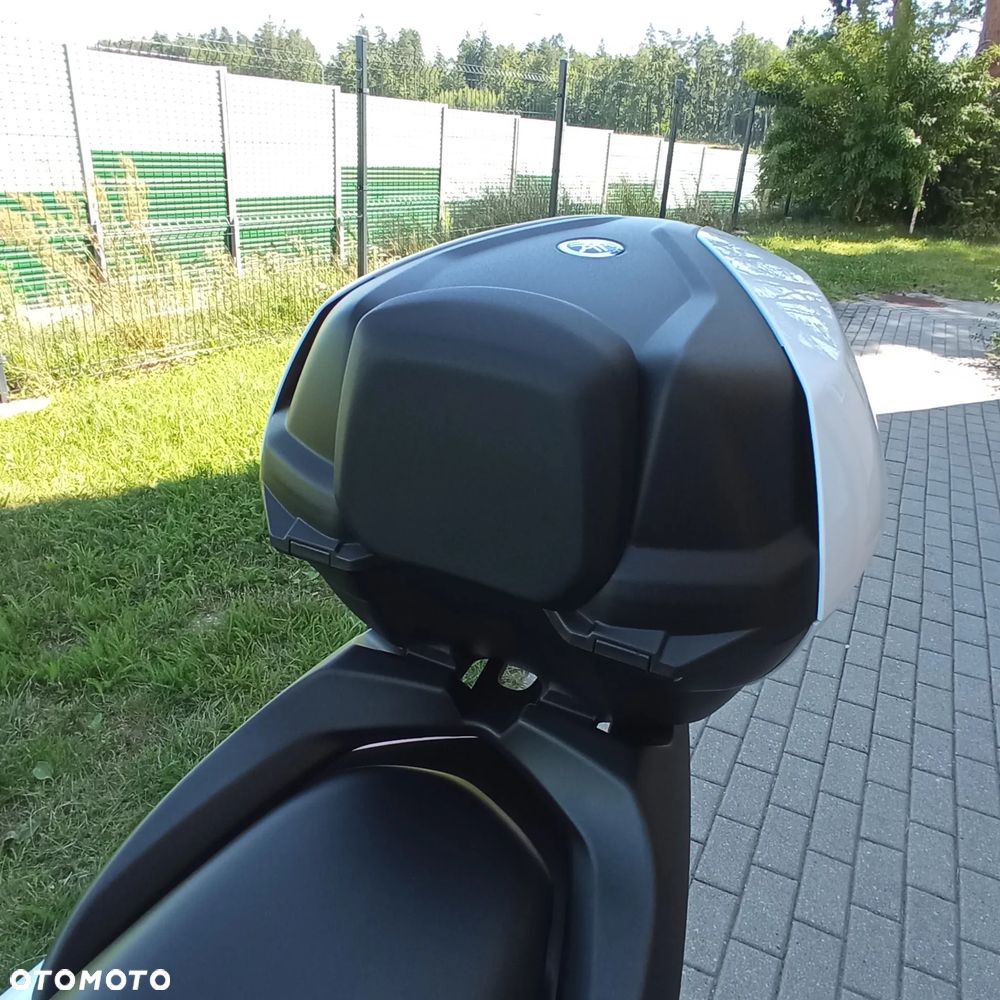 Yamaha NMAX - 17
