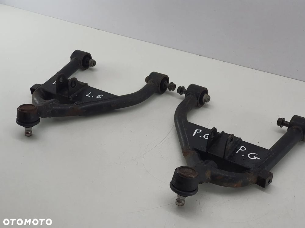 WAHACZ PRZOD GORNY SWORZEN  TGB BLADE 250 - 2