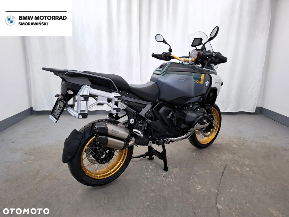 BMW R - 8