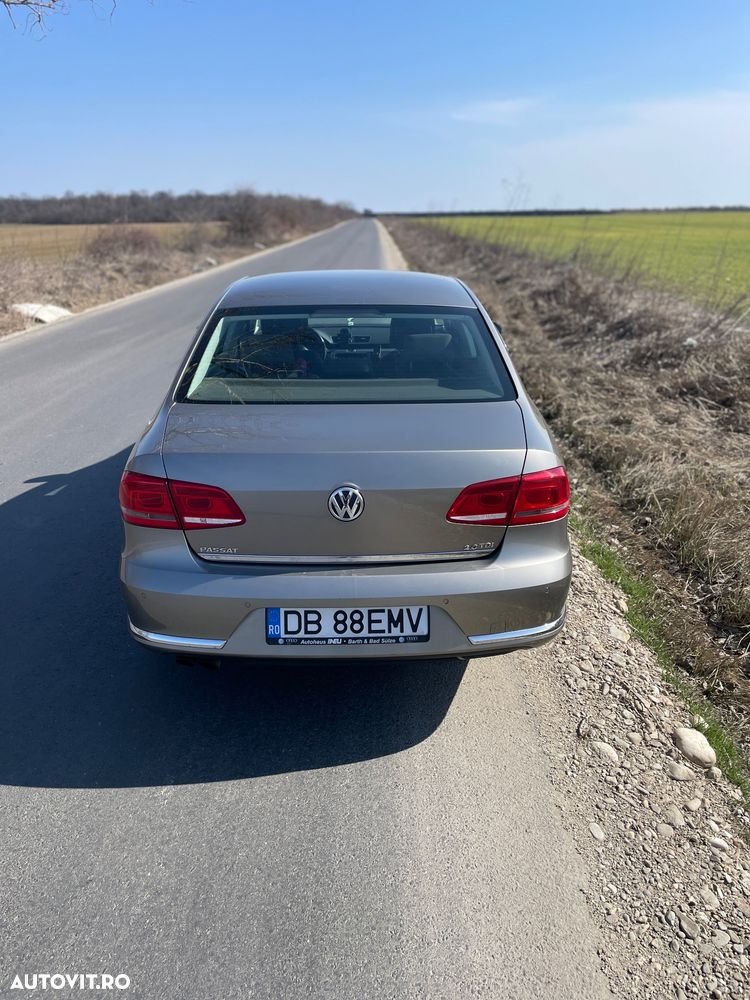 Volkswagen Passat 2.0 TDI Blue TDI DSG Comfortline - 4