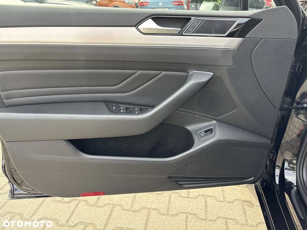 Volkswagen Passat 2.0 TSI Elegance DSG - 12