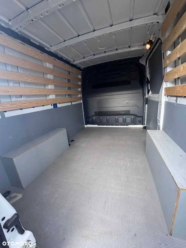 Mercedes-Benz Sprinter - 10