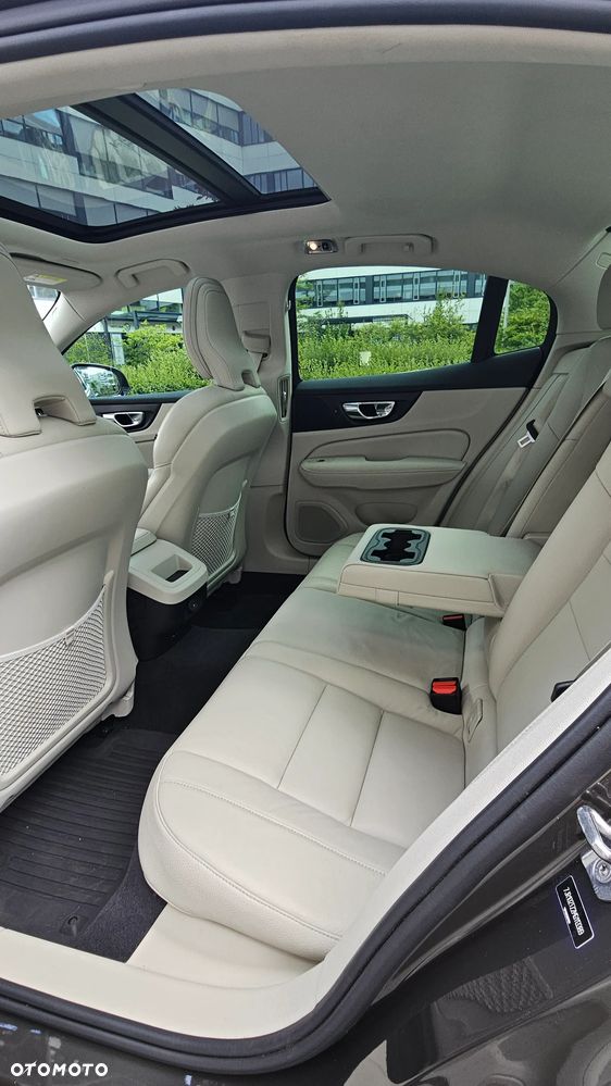 Volvo S60 T5 AWD R-Design - 13