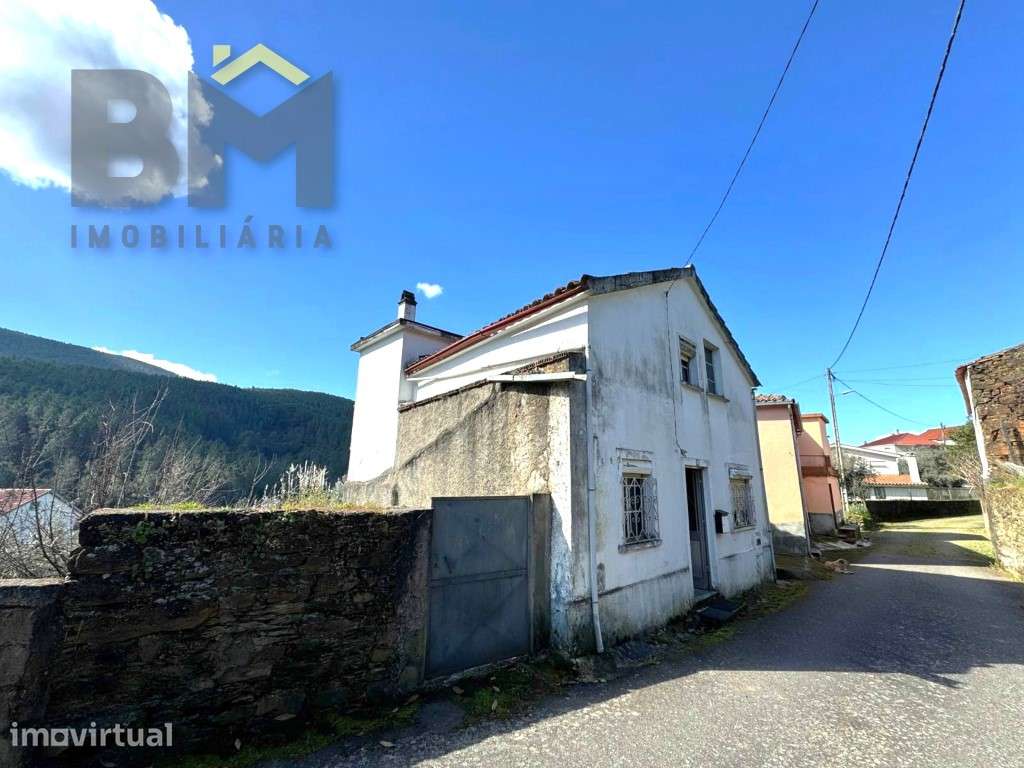 Moradia T2 com quintal e vistas para a Serra! - Grande imagem: 2/34