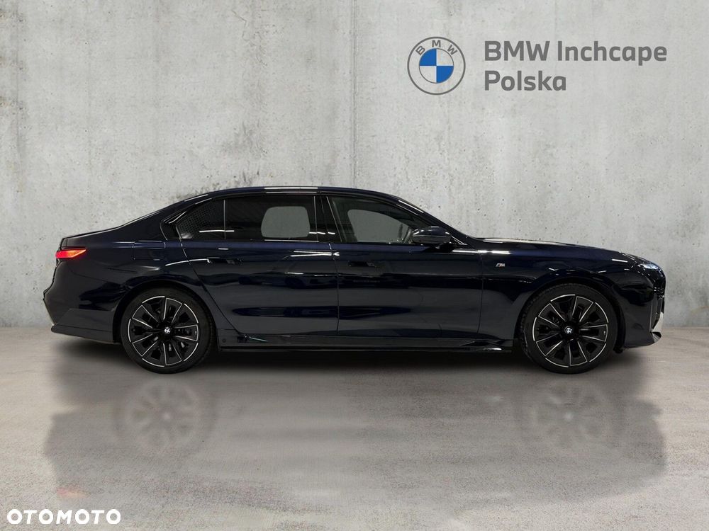 BMW i7 - 7