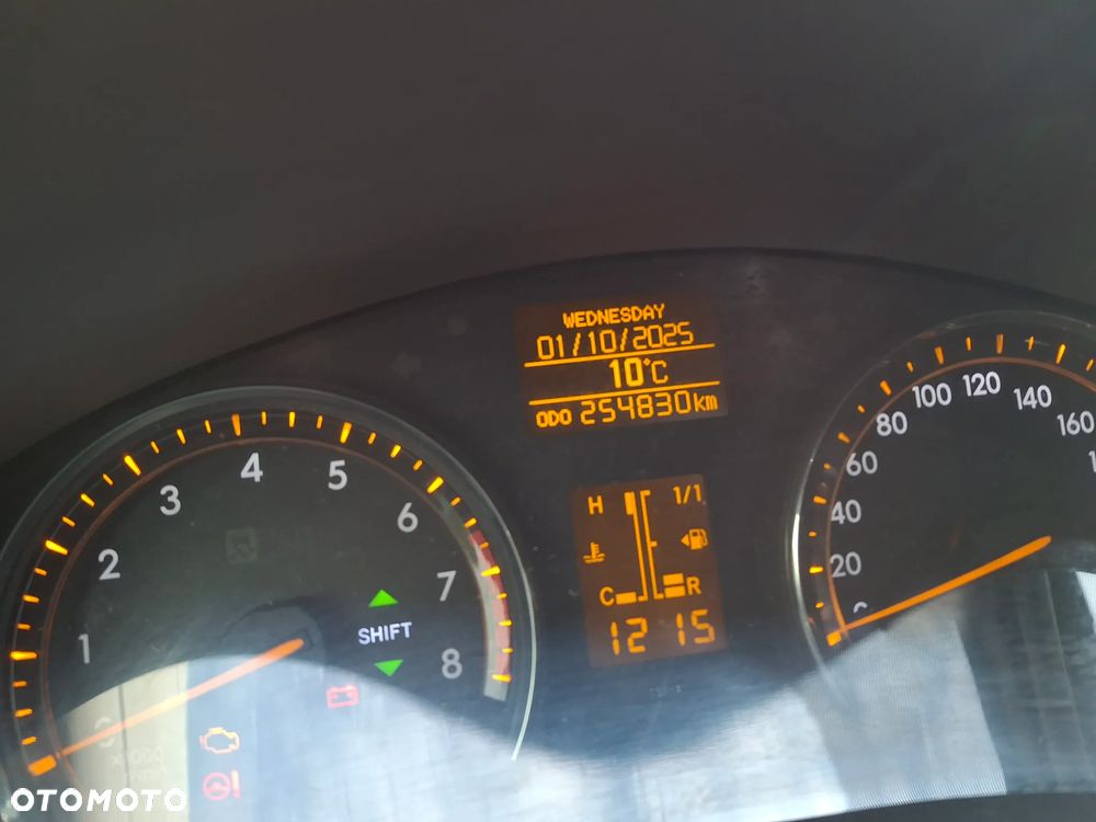 Toyota Avensis 1.8 Sol - 9