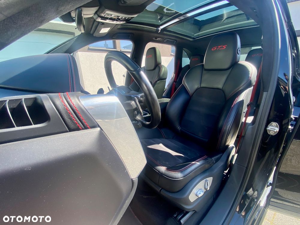 Porsche Cayenne GTS - 23