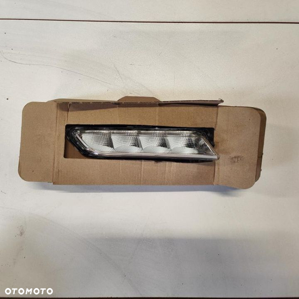 Led prawy Renault Clio IV Captur