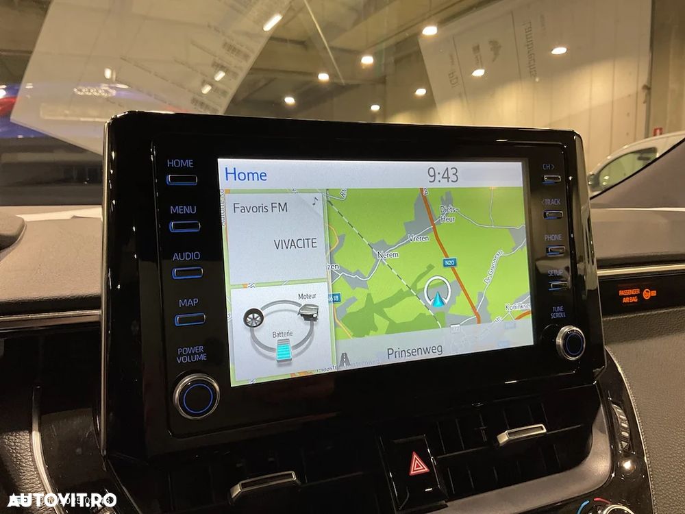 Toyota Corolla Sedan 1.8 HSD Dynamic Plus - 6