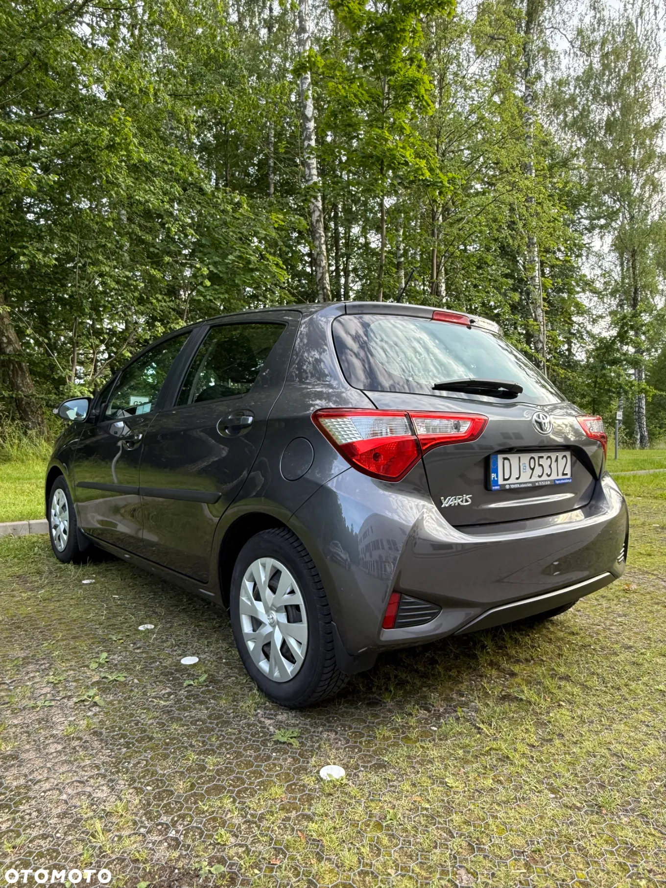 Toyota Yaris 1.5 Premium - 4