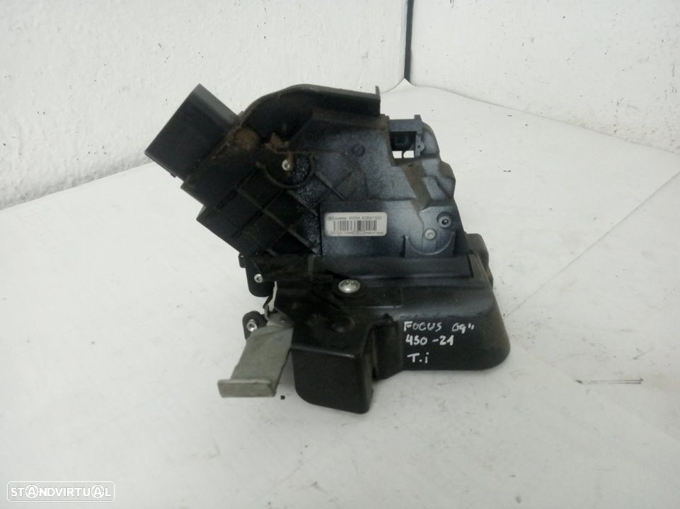 FECHADURA PORTA TRASEIRA ESQUERDA FORD FOCUS II 2010 -4M5AA26413BE - 4