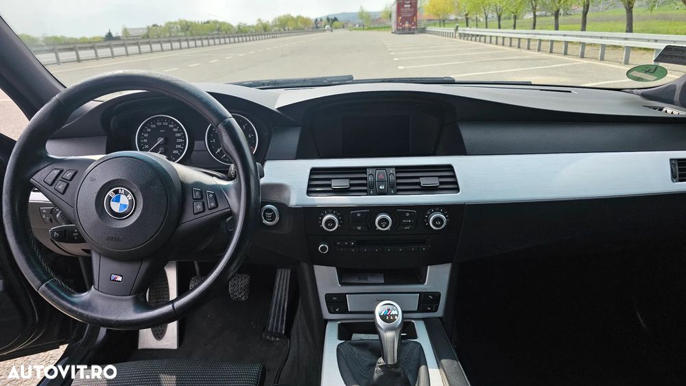 BMW Seria 5 523i - 6