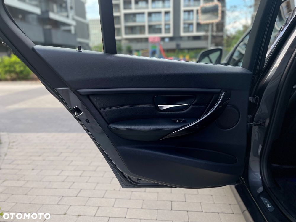 BMW Seria 3 - 18