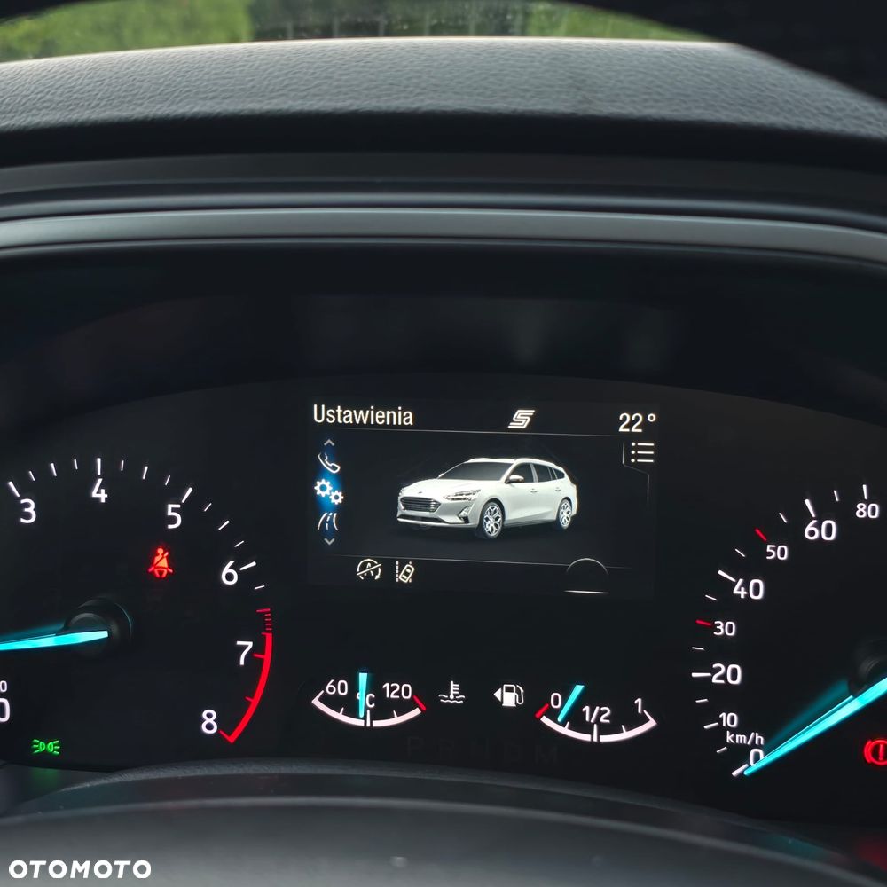Ford Focus SW 1.0 EcoBoost Hybrid TITANIUM X - 36