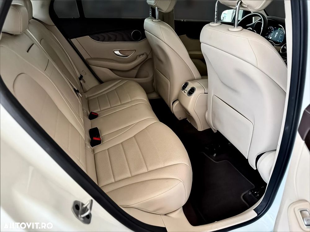 Mercedes-Benz GLC 300 de 4Matic 9G-TRONIC - 13