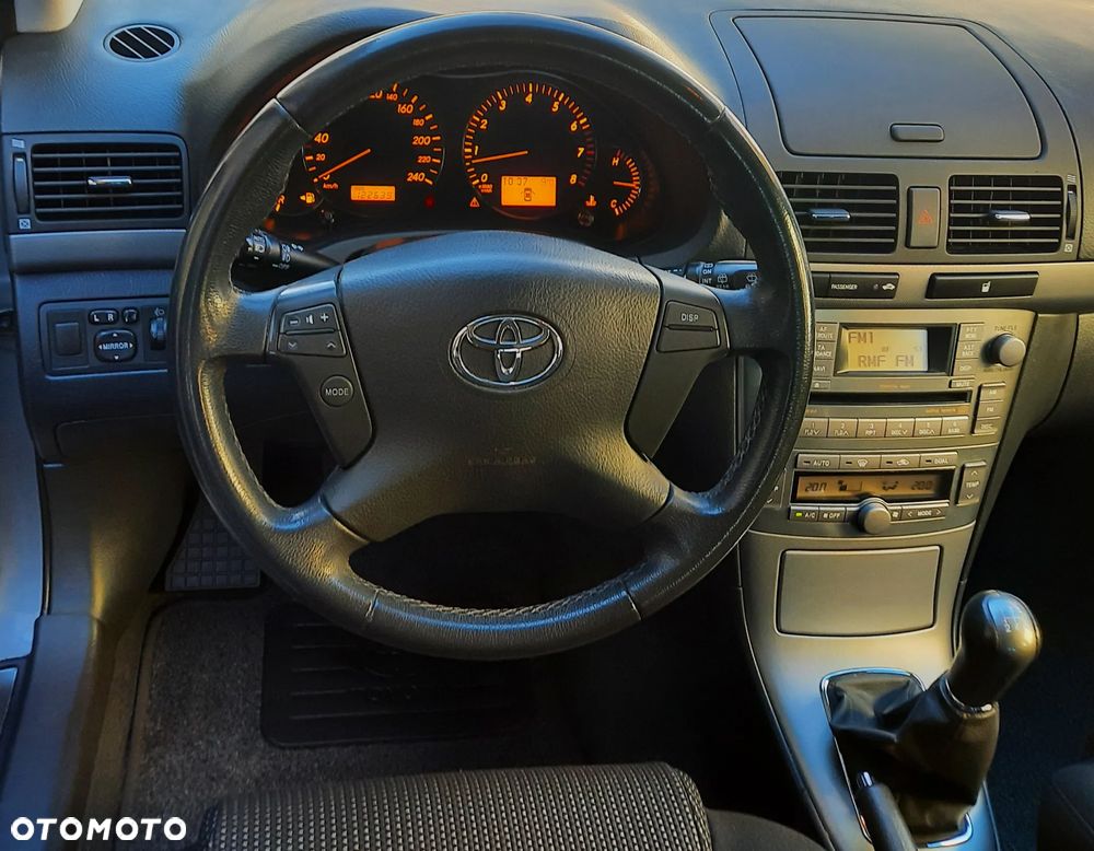 Toyota Avensis 1.8 VVT-i Combi Sol - 6