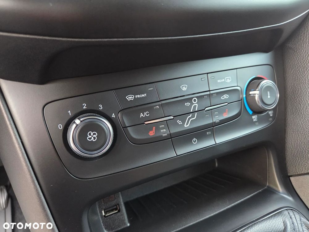 Ford Focus 1.0 EcoBoost Trend - 17