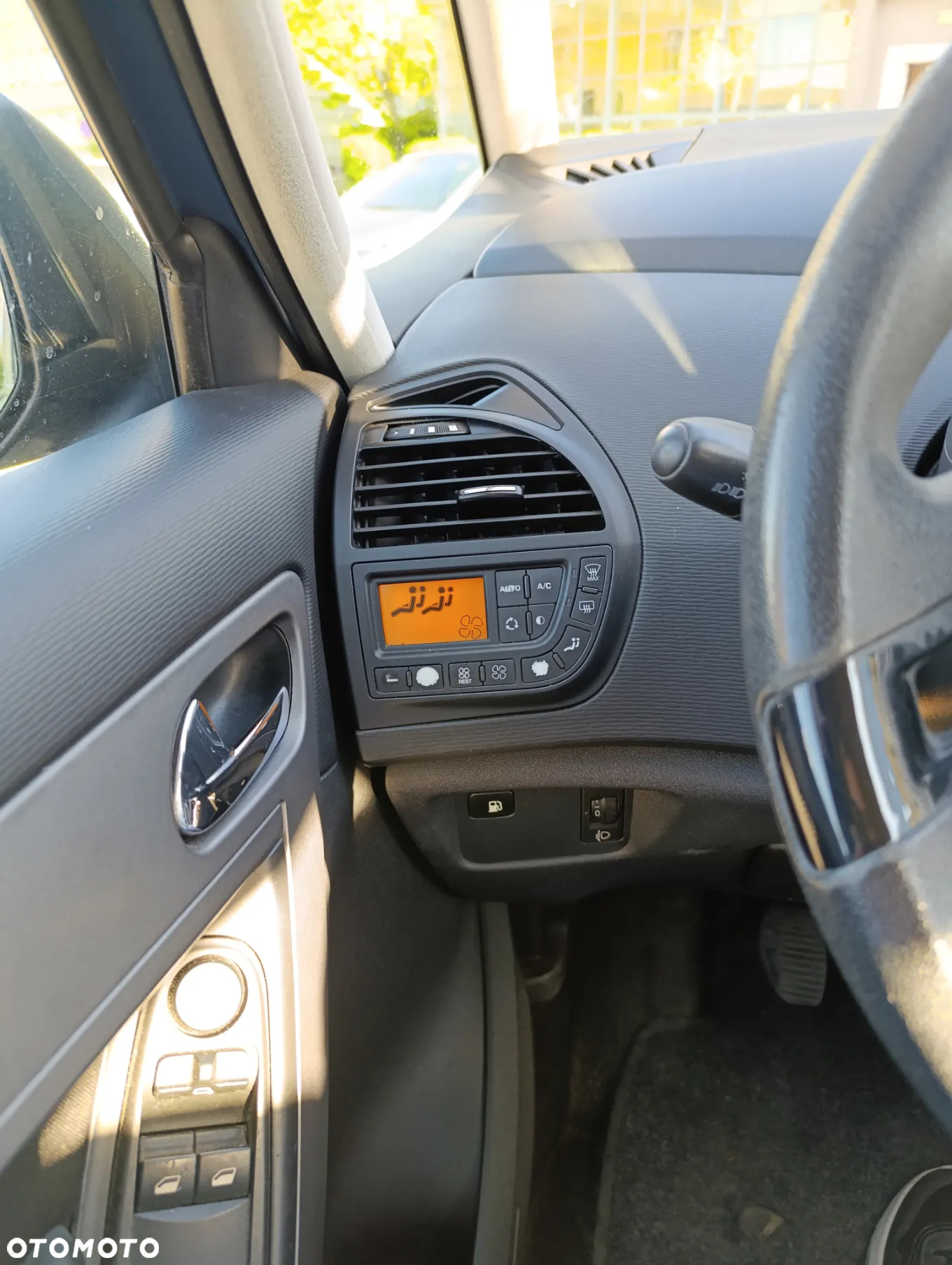 Citroën C4 Picasso - 17