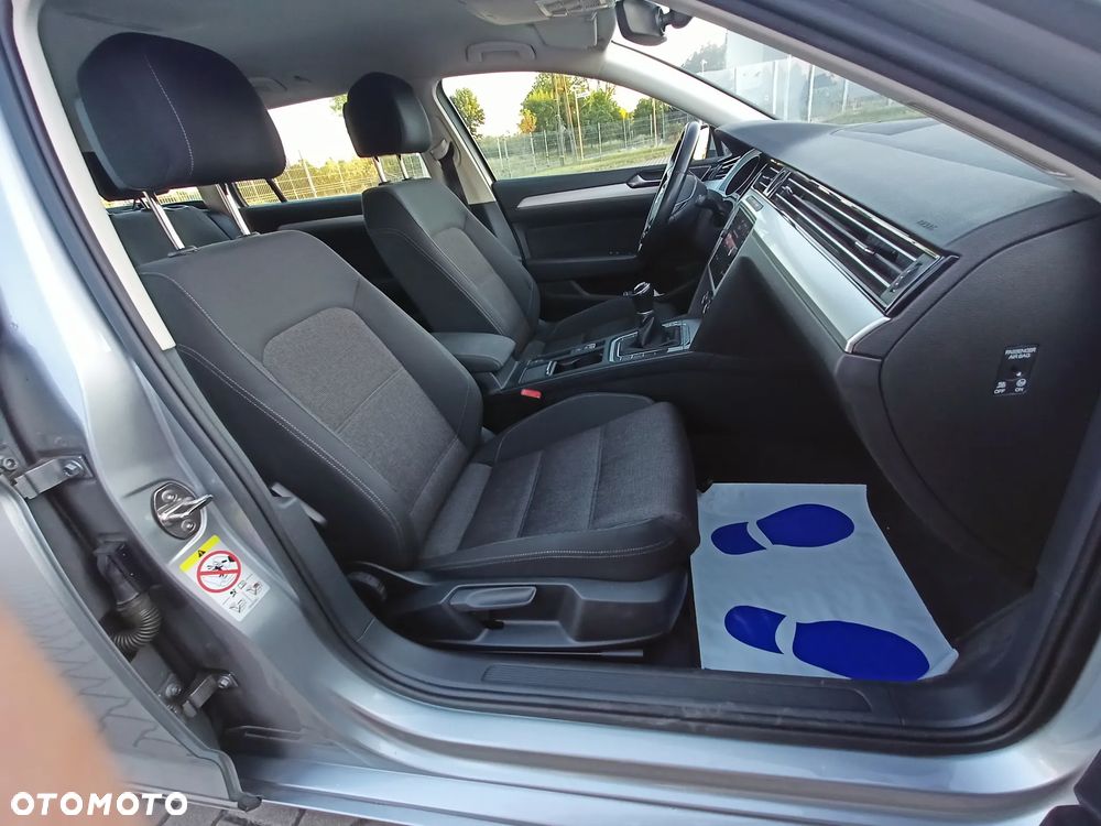 Volkswagen Passat Variant 2.0 TDI BMT Highline - 11