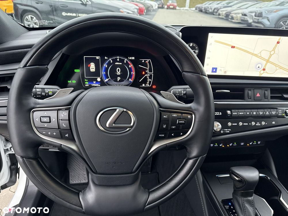 Lexus ES 300h Prestige - 16